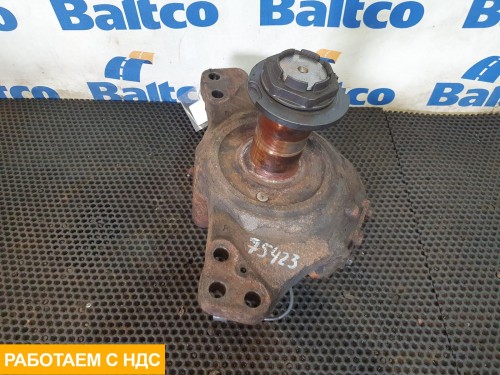 Кулак поворотный правый